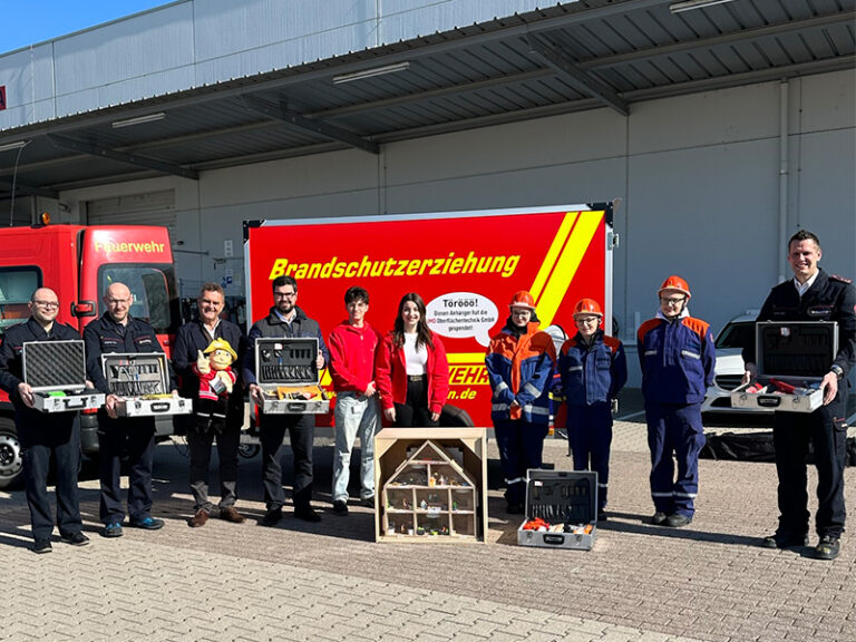 IMO spendet Brandschutzanhänger